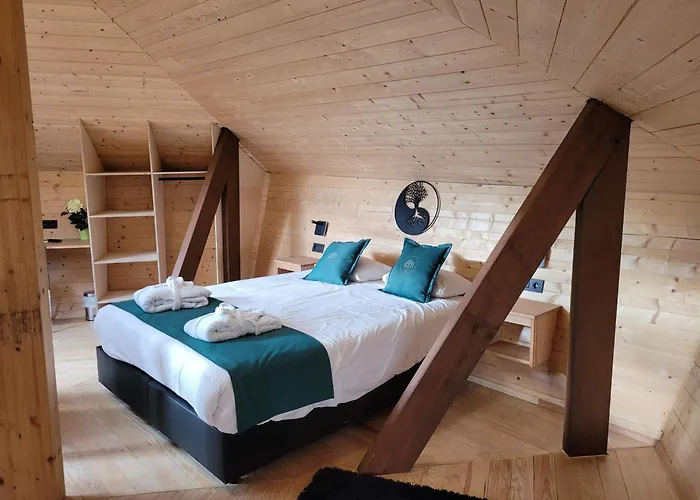 Utopia Village - Art & Nature Lodges
