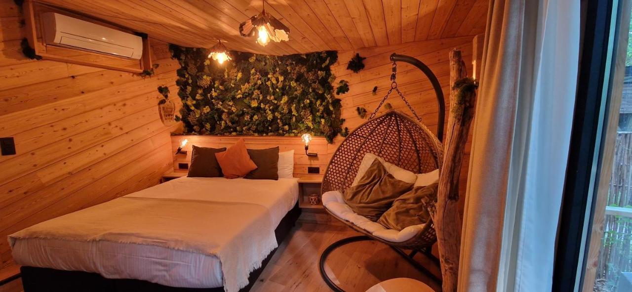 Utopia Village - Art & Nature Lodge *